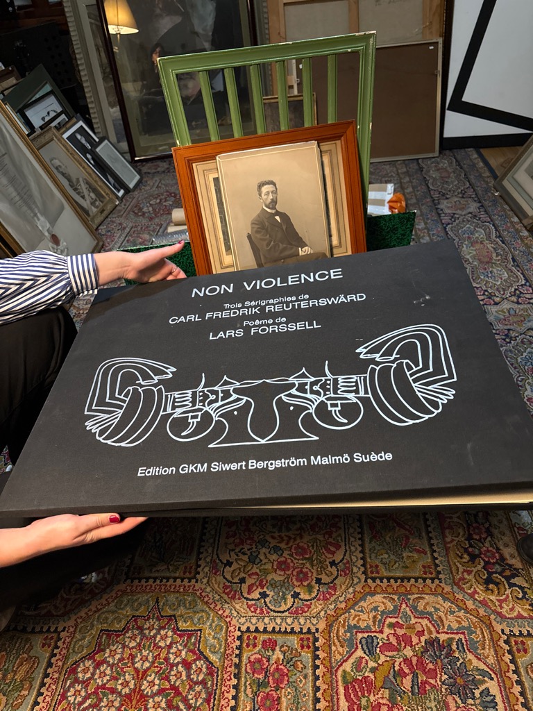 Carl Fredrik REUTERSWÄRD — "Non violence".