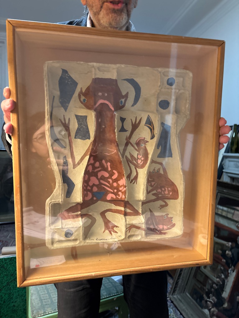 Lou Laurin LAM — Les grenouilles, 1991 Gouache sur carton peint dans un emboîtage. Signée et datée en bas à gauche.
