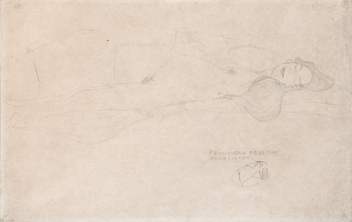  — Femme enceinte allongée